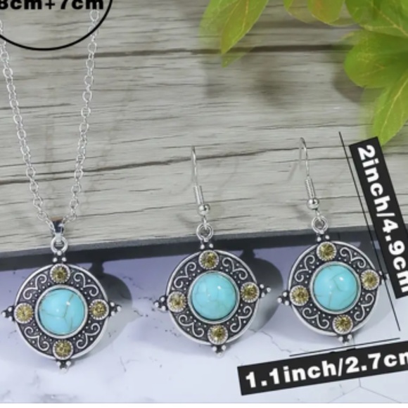 Rhinestone Embossed Earrings & Necklace Set - Picture 5 of 5